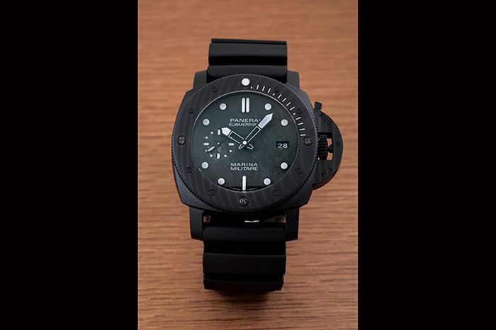 Panerai _ Submersible Marina Militare Carbotech 47mm（PAM00979）(SIHH 2019)