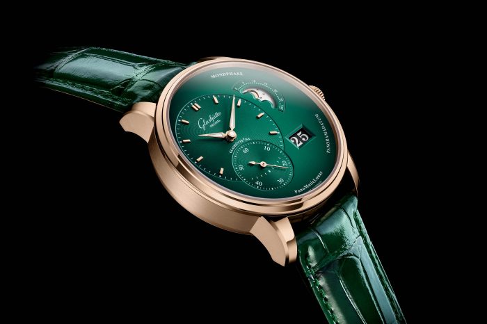 賀賀佢！Glashütte Original PanoMaticLunar Green Dial in Rose Gold