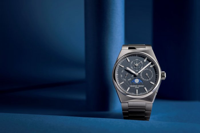 【Frederique Constant】康斯登親民價萬年曆腕錶 Highlife 增添灰藍色調