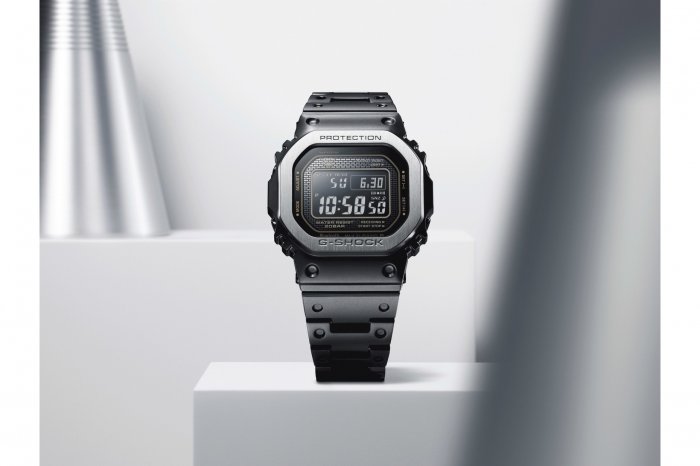 【Casio G-Shock】磨砂黑全金屬 G-Shock GMW-B5000MB﹒經典外型﹒多種不同打磨處理﹒黑魂新演繹