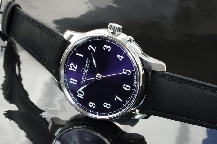 【Moritz Grossmann】薰衣草紫色大三針Central Second腕錶﹒簡約外觀﹒實用功能
