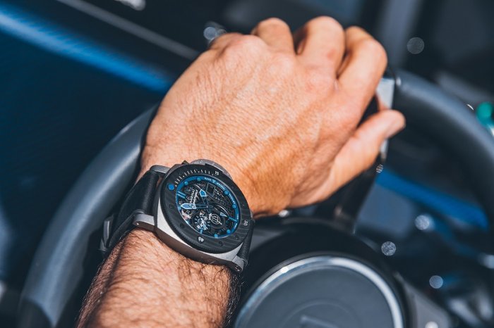 【Panerai】沛納海再度攜手德國奢華機械品牌BRABUS推出新作Submersible S BRABUS Blue Shadow Edition專業潛水腕錶 PAM1241