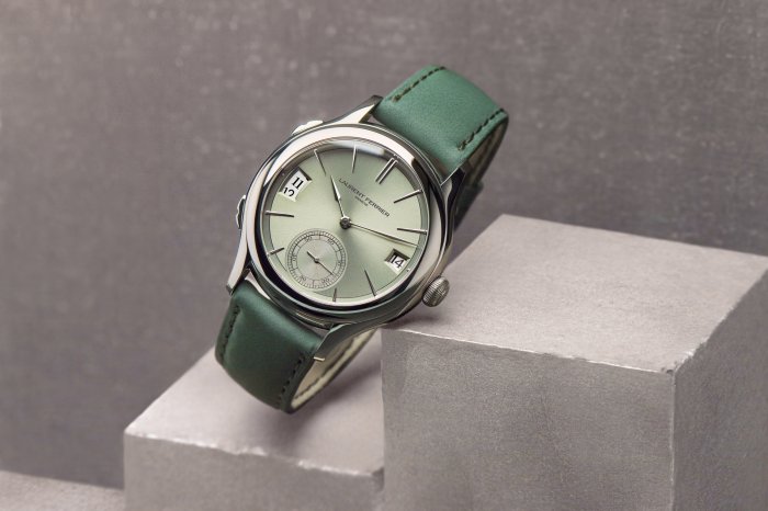Laurent Ferrier Classic Traveller Magnetic Green 雙時區腕錶丨清涼薄荷綠