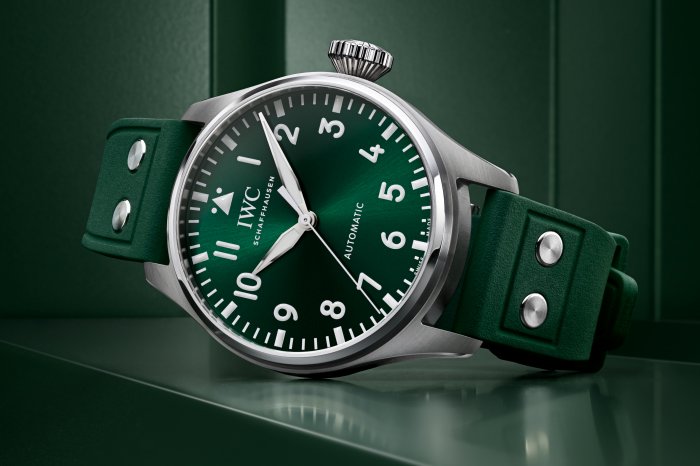 IWC Racing Green Big Pilot 43丨「賽車綠」大飛