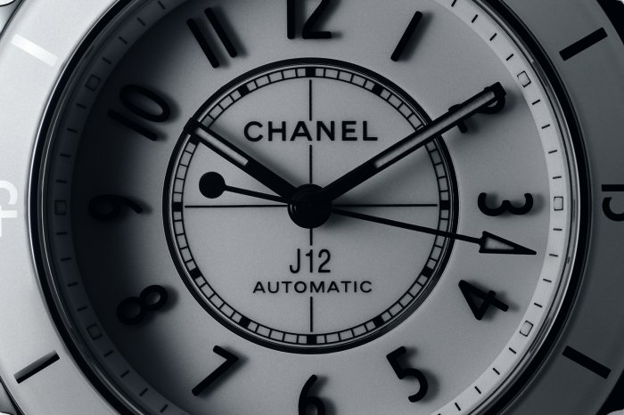 【CHANEL J12腕錶新作列陣｜黑白代碼傳輸時尚女王襯搭指令｜新錶速報】