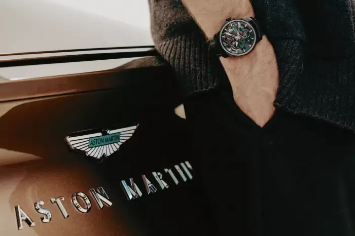 【Girard-Perregaux｜新作聯乘Aston Martin英國汽車品牌｜Bridges 系列獨有骨感展現迷人鉻綠｜新錶速報】