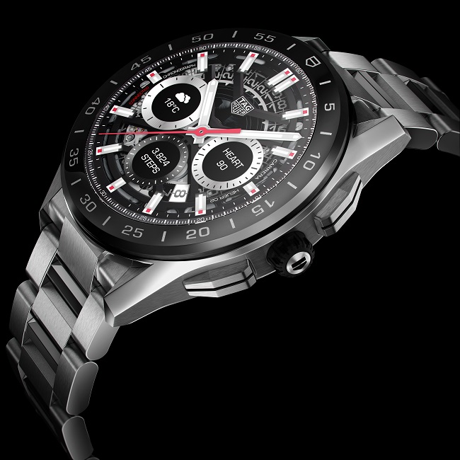 TAG Heuer第三代Connected智能腕錶無論細節或模擬面盤的設計都和高級機械錶十分接近。