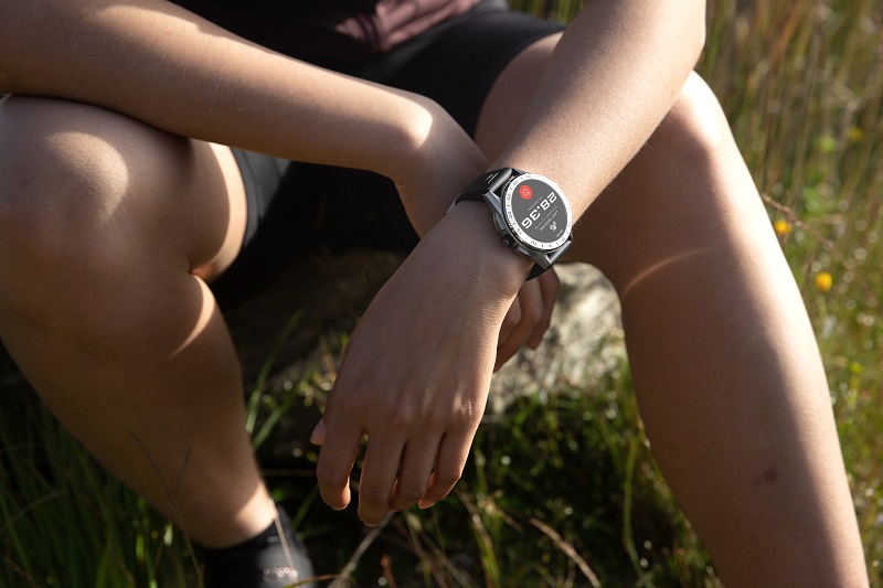 TAG Heuer Connected鈦金屬打造的超輕質錶殼，完全是為高強度活動而生的智慧型腕錶。