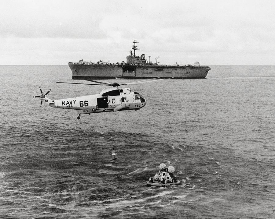 阿波羅13號 組員於水上迫降後獲救
