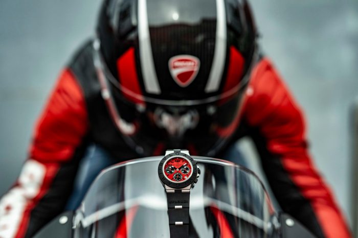 【BVLGARI x DUCATI】勁騎26之速度與激情跨界聯乘﹒BVLGARI Aluminium計時腕錶DUCATI特別版