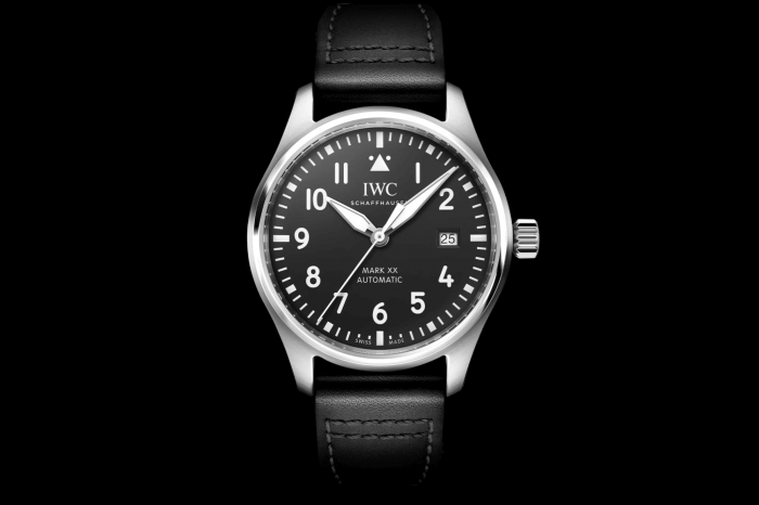 【IWC】2022 Pilot’s Watch Mark XX 新登場﹒與時並進增自製機芯及快速換帶﹒40毫米直徑戴得舒服﹒售40,000港元合情合理